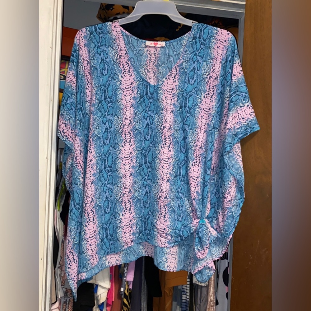 Buddy love top